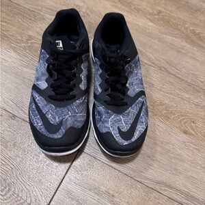 Nike Womens Black and Gray Athletic Shoes